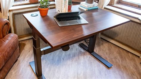 uplift desk escritorio de pie laminado de nogal