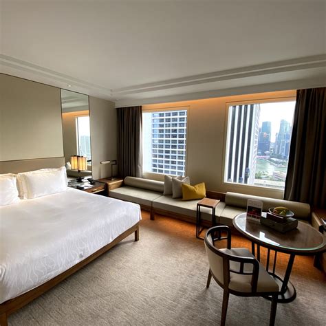 hotel review conrad centennial singapore executive room luxurious business hotel  good