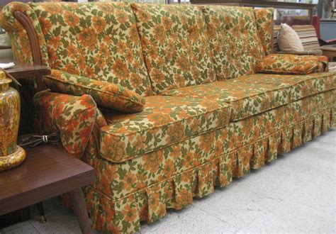 70s style sofa hexsmartchargerforccelldome