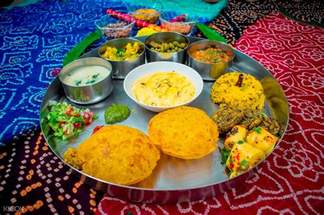 cook  dine gujarati style experience  ahmedabad india