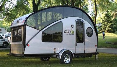 which travel trailers are made in canada