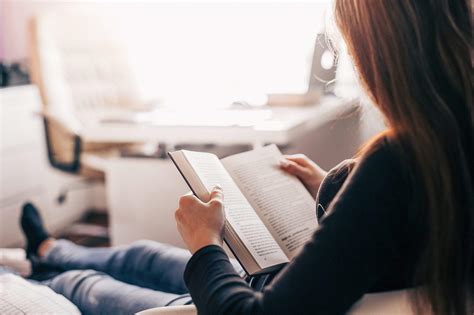 girl reading  book  home  stock photo picjumbo