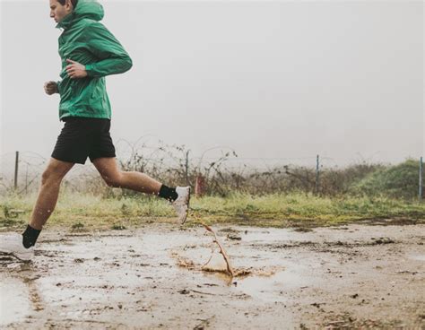 how to run in the rain bodyset physiotherapy for runners