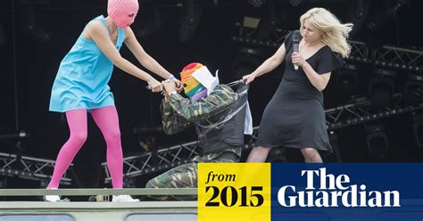 Pussy Riot Park Their Tank On Putin S Lawn At Glastonbury Glastonbury