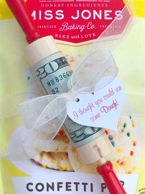 jac  lyn murphy fun ways  give money  valentines day