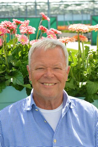 florist holland director retires   year career greenhouse canada