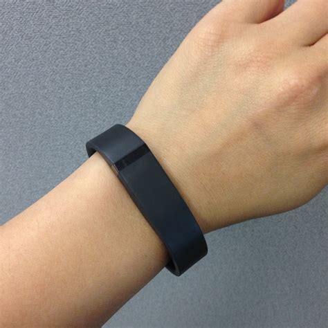 review   fitbit flex give     bucks