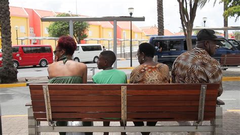reorganisatie openbaar vervoer curacao   caribisch netwerk