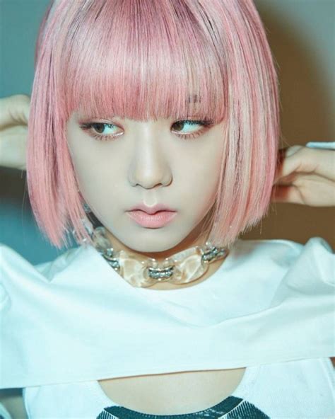 Kpop Idol With Salmon Hair K Pop Galery