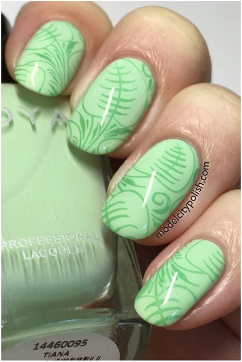 leaf manicure