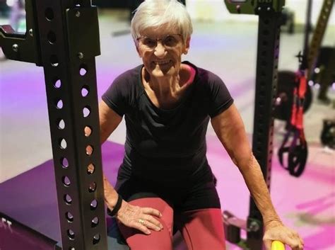 Fitness Influencerin Mit 81 Erika Rischko Ist Die Coolste Oma Auf Tiktok