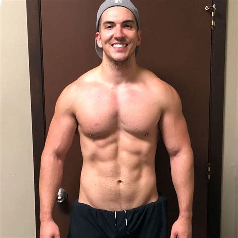 How This Guy Revamped His Diet To Lose 35 Pounds And Get Ripped