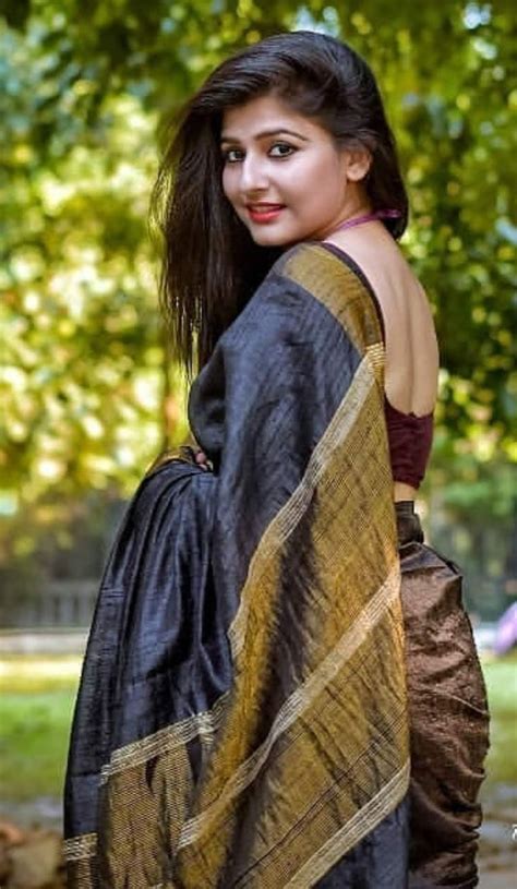 hot bhabhi hot bhabhi in 2019 hot indian beauty beautiful saree