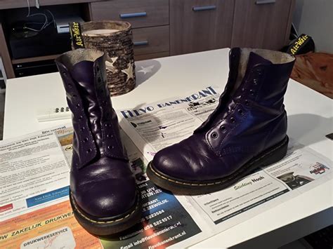 dr martens voorzien van een likje verf boktnl