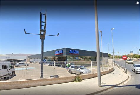 aldi es el supermercado  mas crece  suma seis tiendas en la provincia la voz de almeria