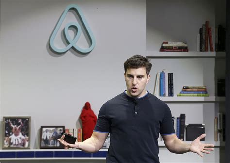 airbnb biedt naast appartementen nu ook activiteiten aan nrc