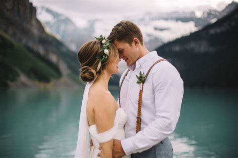 how to stage an amazing first look wedding photoshoot