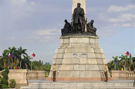 monument  jose rizal   rizal park manila pictures