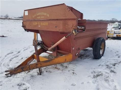 blair manufacturing  kelly ryan feed  wagon feeder wagon bigiron auctions