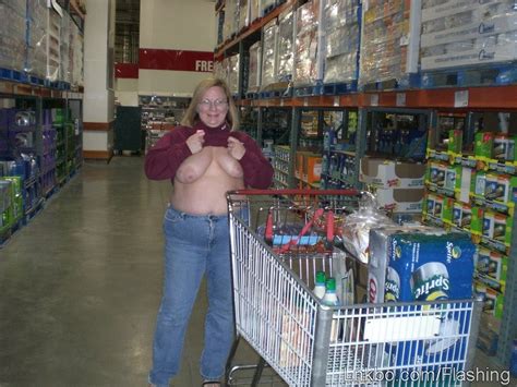 grocery store pussy and boob flashing by naughty wives