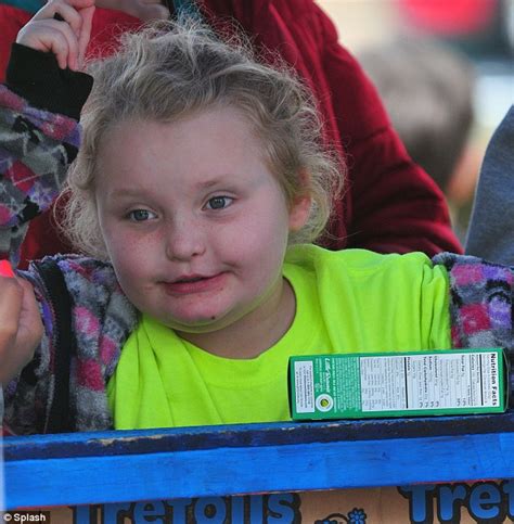 honey boo boo meets and greets fans as she sells girl scout cookies