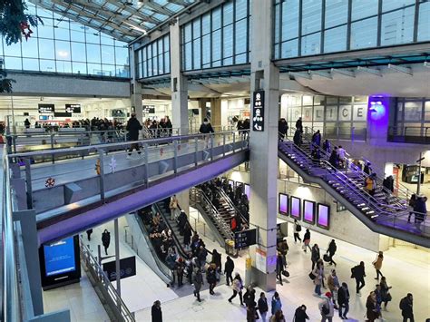 la gare du nord  paris lun des lieux ou les franciliens se sentent