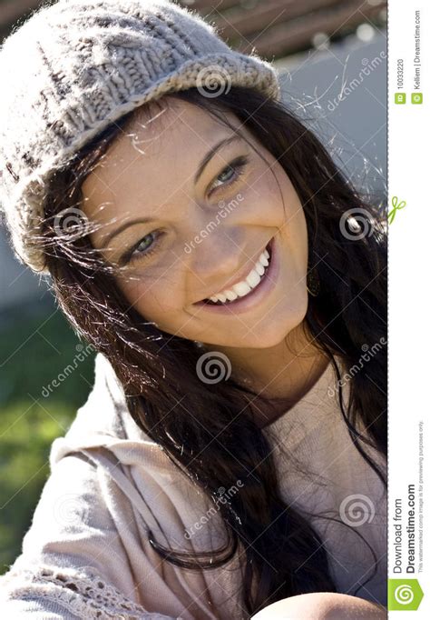 vrij glimlachende tiener stock foto afbeelding bestaande