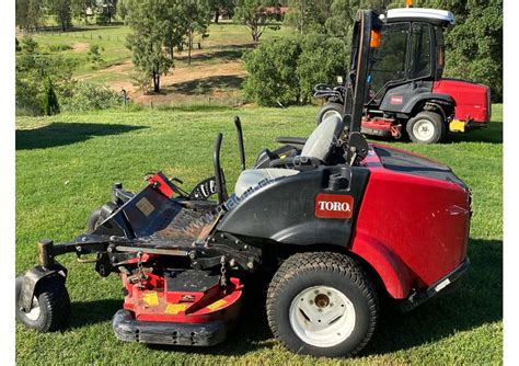 toro    turn mowers  listed  machinesu