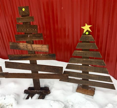 reclaimed wood christmas trees  johnsons antiques