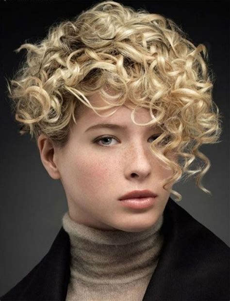 30 Most Magnetizing Short Curly Hairstyles For Women To
