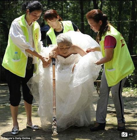 Photos Elderly Chinese Couple Gets Wedding Photoshoot