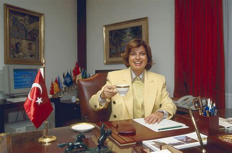 tansu ciller de eerste enige vrouwelijke turkse premier van turkije