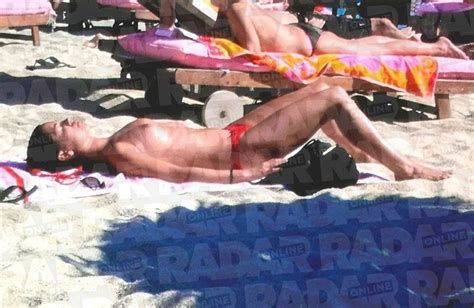 Meghan Markle Topless Nude Beach Photo Leaked
