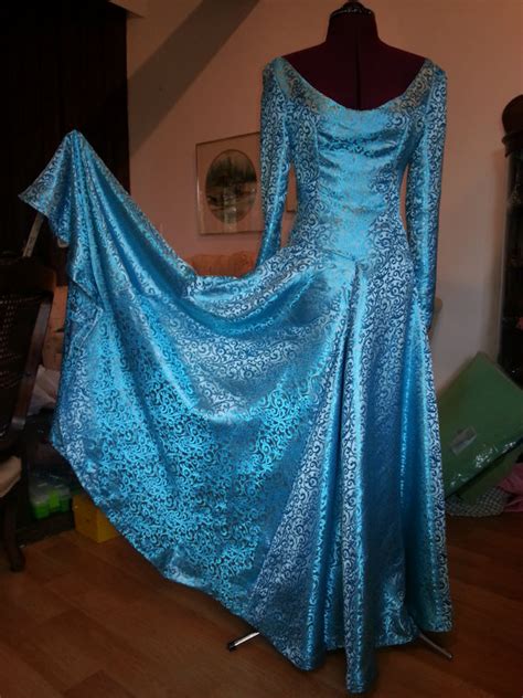dreamy frozen prom dresses inspired  elsas blue gown