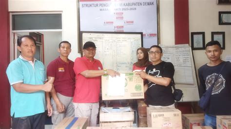 inspektorat kabupaten demak turun tangan bantu korban banjir