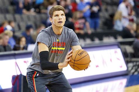 who is kyle korver 5 things about the cleveland cavaliers new shooting guard hollywood life