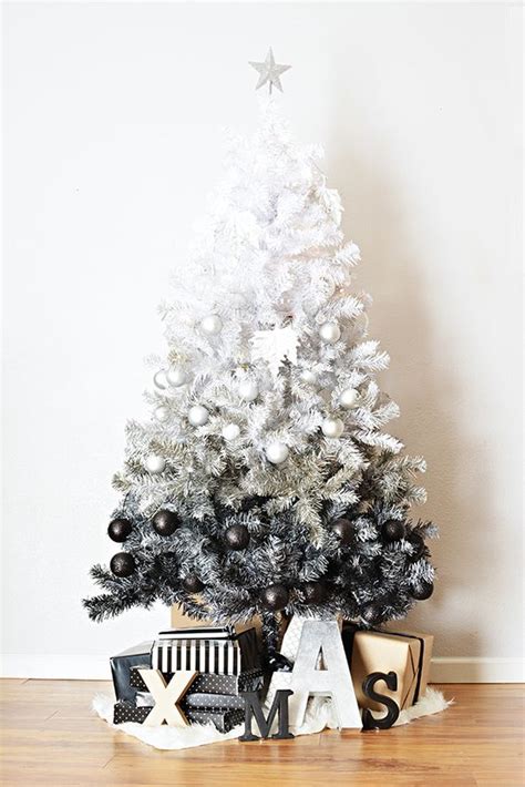 chic white christmas tree decor ideas digsdigs