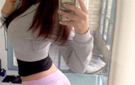 brunette sexy girl with nice tight big ass love selfshot natural real curves pinterest