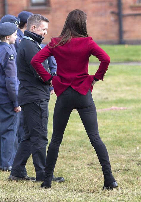 Kate Shows Off Her Very Athletic Figure During Team Building Exercise