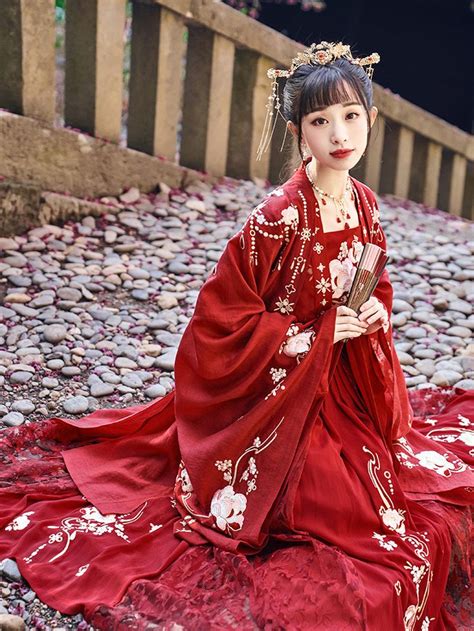 pin by 真 on traditional dresses in 2020 traditional
