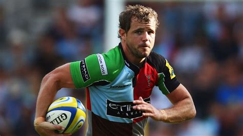 nick evans has signed a three year deal to extend his harlequins career
