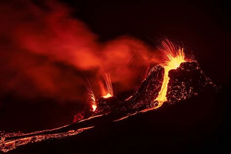 jamutan  earths newest secret fundamental        volcanoes work