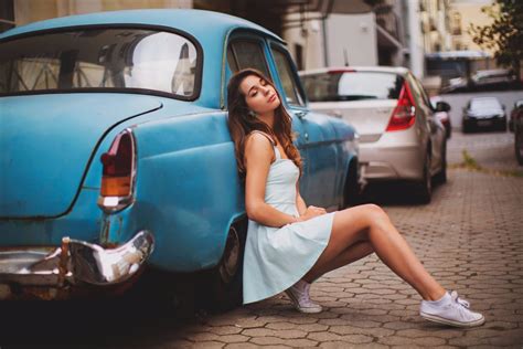 Model With Classic Car 2 Hd Girls 4k Wallpapers Images Backgrounds