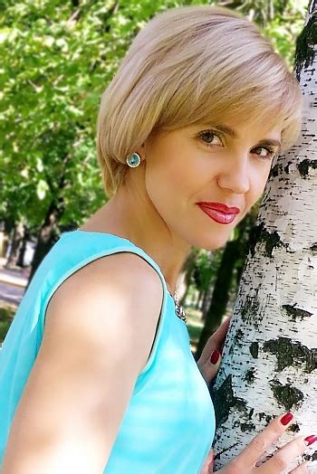 Ukrainian Single Elena Green Eyes 44 Years Old Id413645