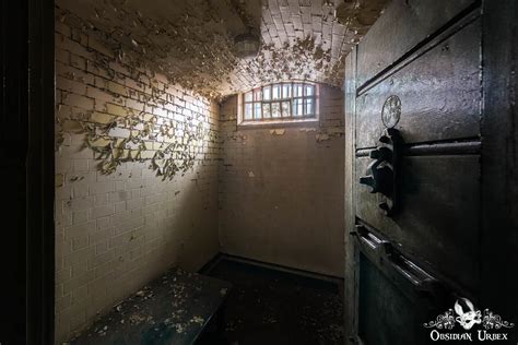 crown courts england obsidian urbex photography urban exploration abandoned places