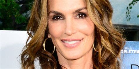 what cindy crawford regrets about posing for nude pictures