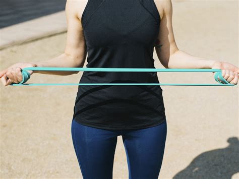 5 benefits of resistance bands to maximize your at home