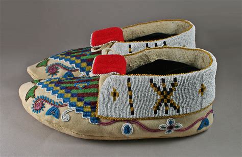 Blackfeet Moccasins Native American Clothing Beaded Moccasins
