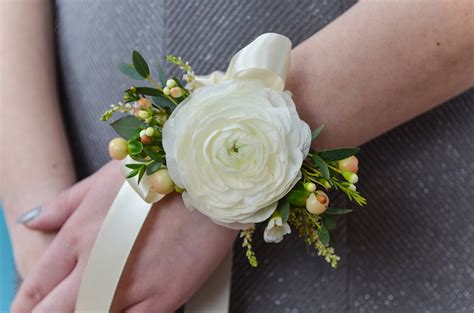 corsages stems weddings