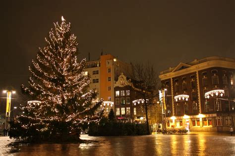 amsterdam  residents  tone   christmas lights
